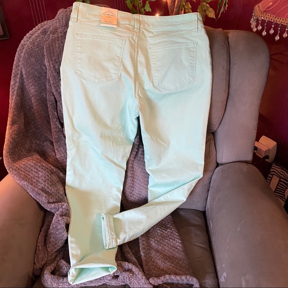 NWT St. John's Bay Mid Rise Skinny Leg Ankle Pants
